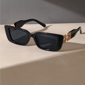 TRENDY SUNGLASSES
